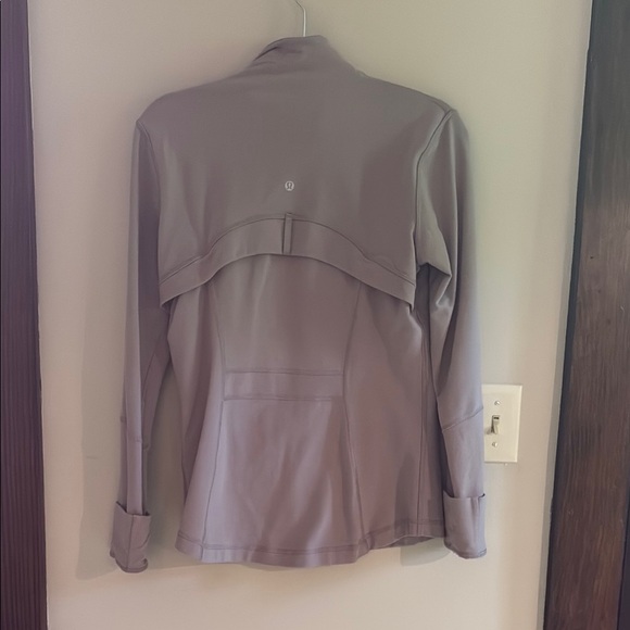 Lululemon WELL WORN AND LOVED Women's Jacket - Picture 3 of 6